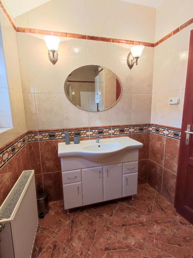 Arnyas Apartmanhaz Balatonlelle Εξωτερικό φωτογραφία