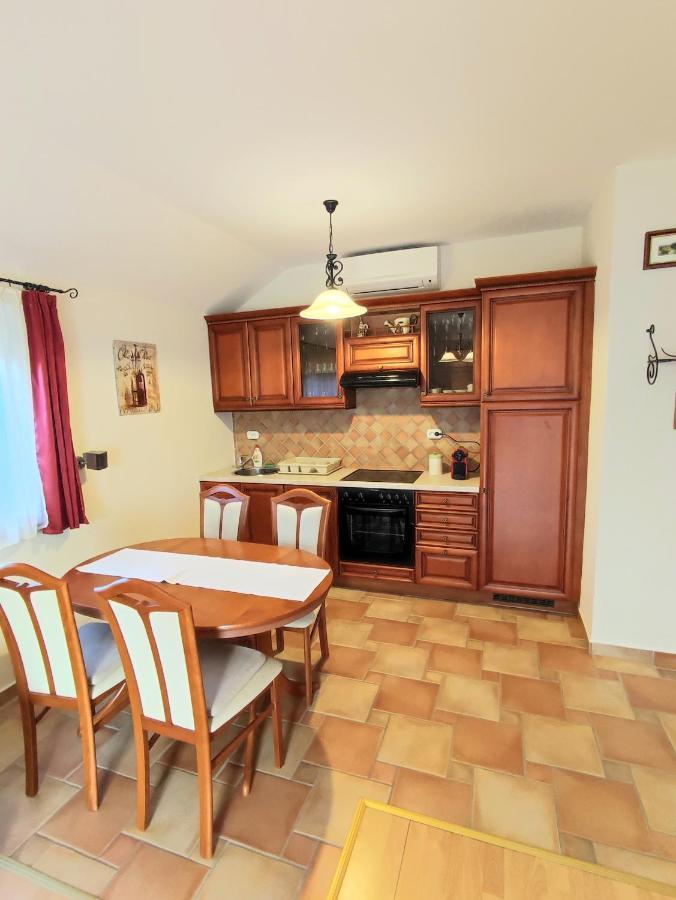Arnyas Apartmanhaz Balatonlelle Εξωτερικό φωτογραφία